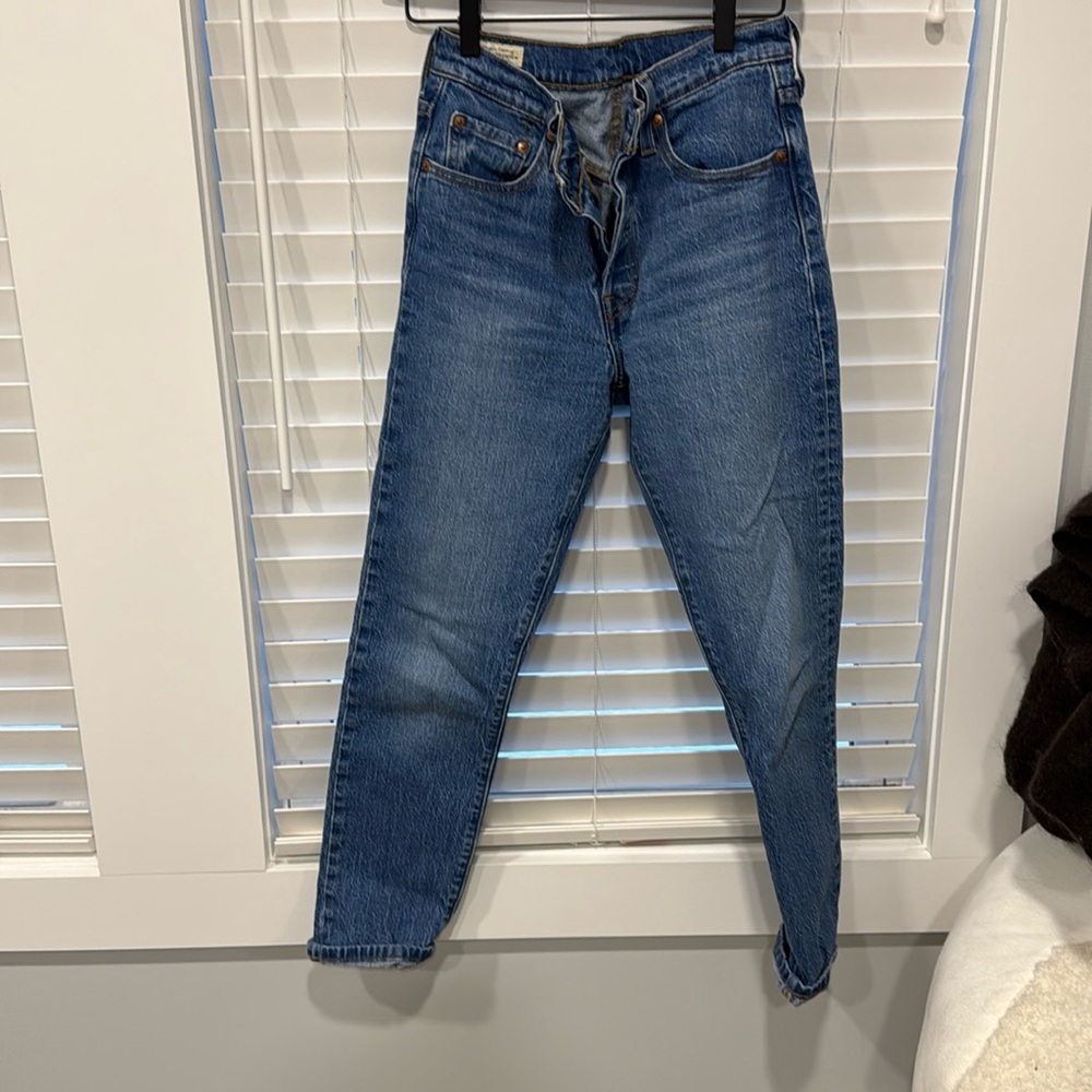 Vintage 501 skinnies 25x28